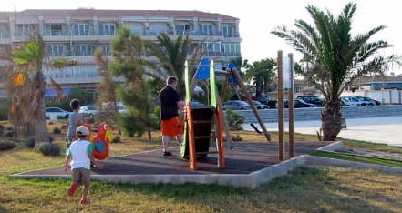 Playa Flamenca promenade